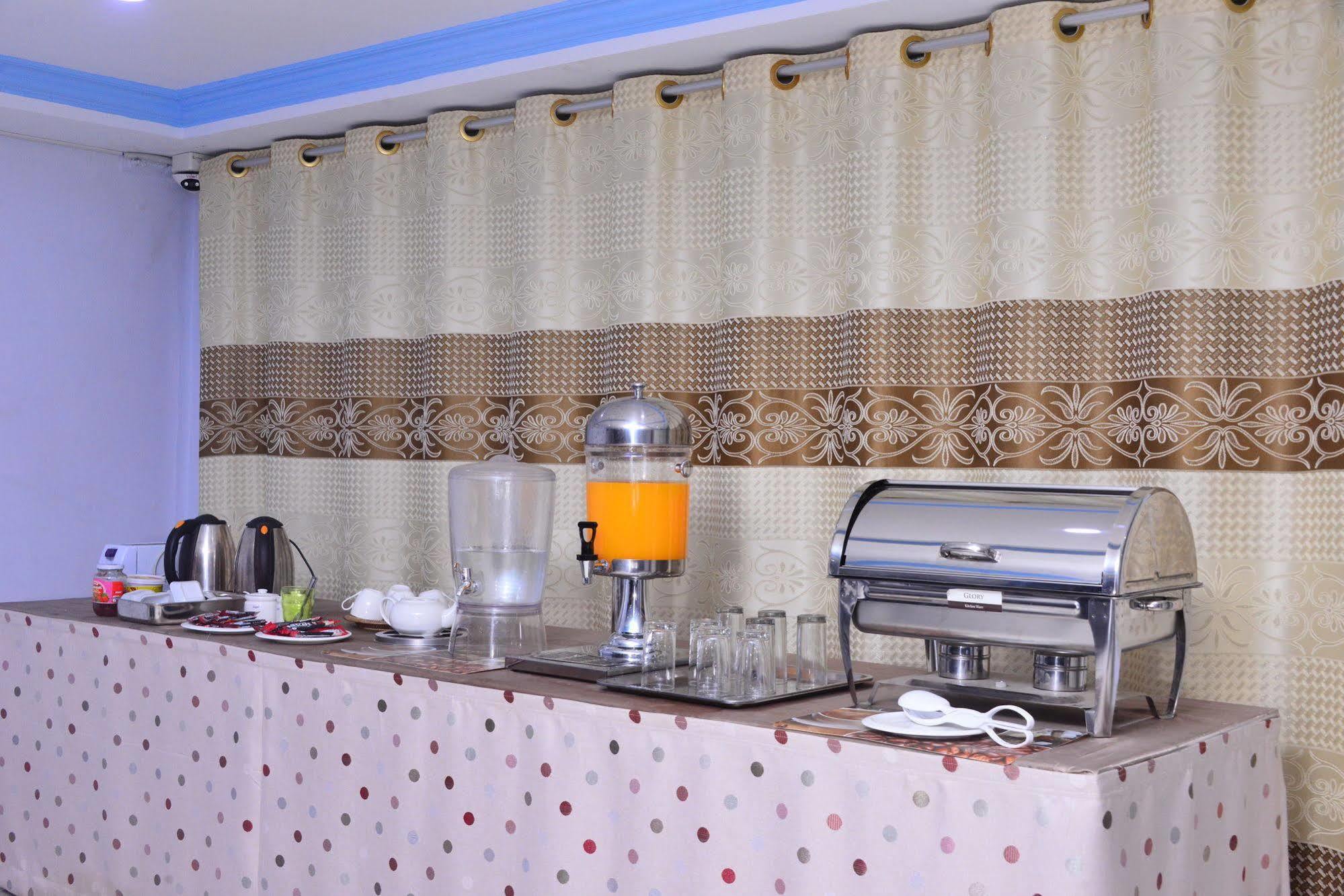 Woodland Hotel Rangun Zewnętrze zdjęcie