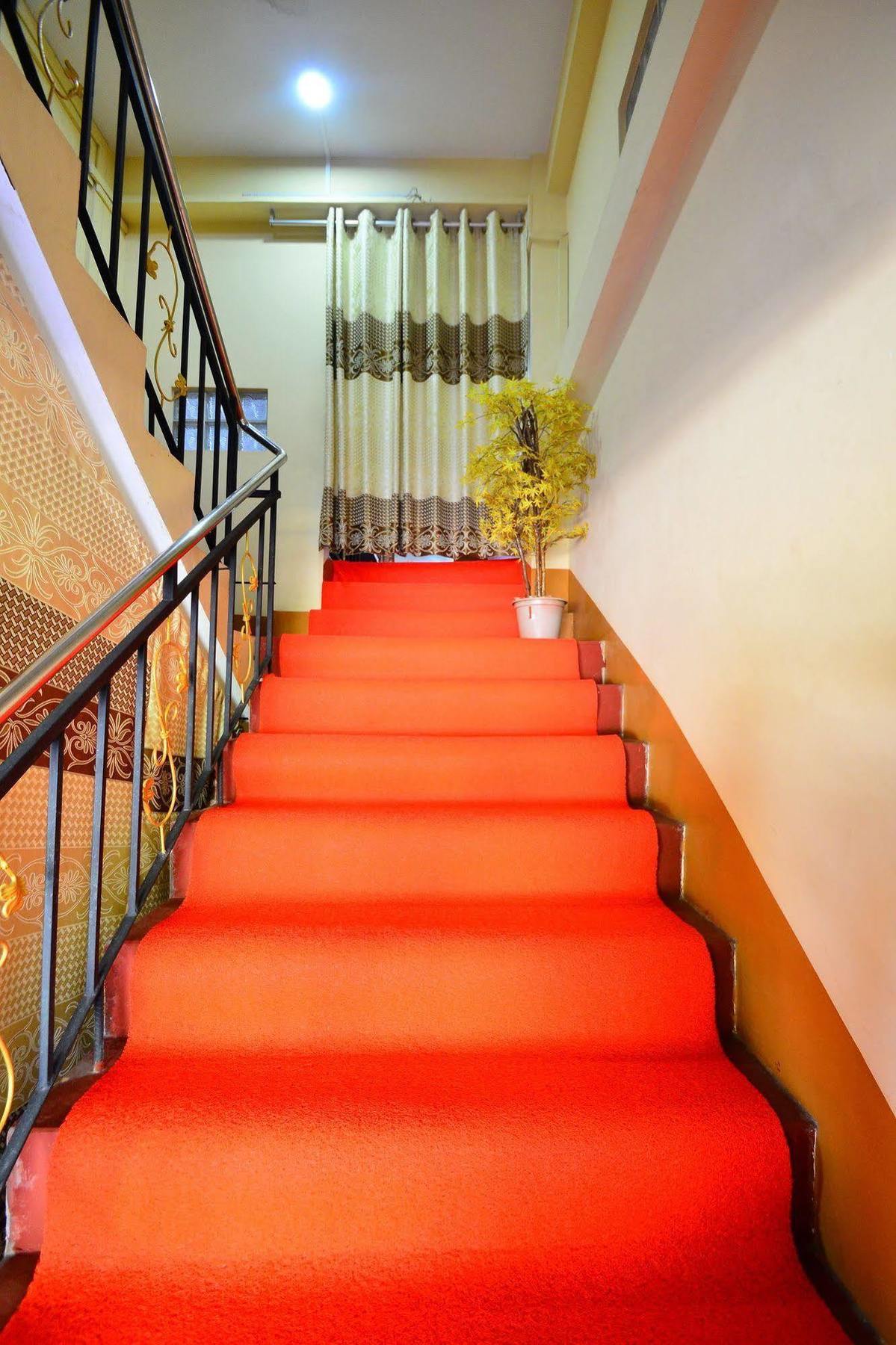 Woodland Hotel Rangun Zewnętrze zdjęcie